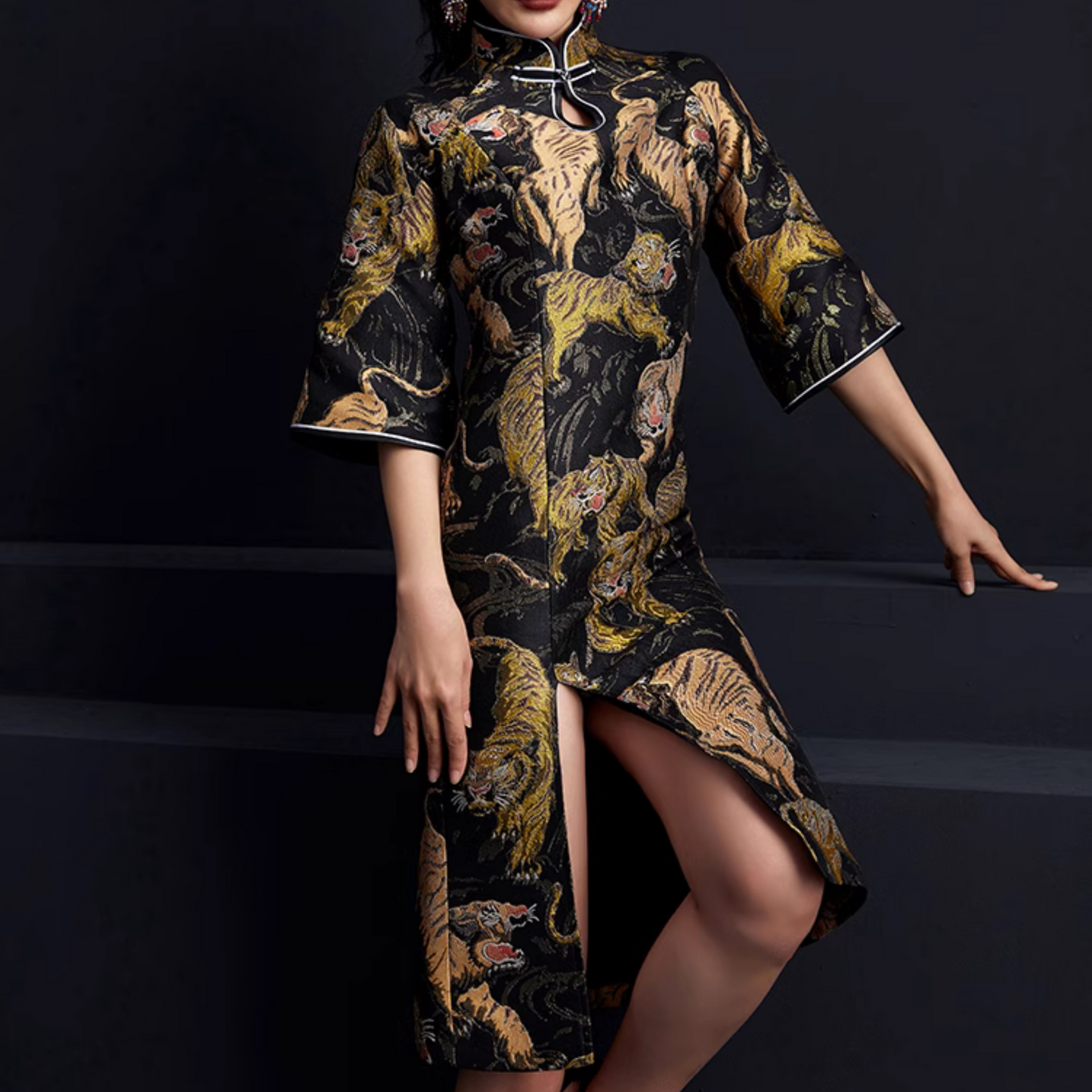 Dark Chinese Dress Jacquard Tiger Robe