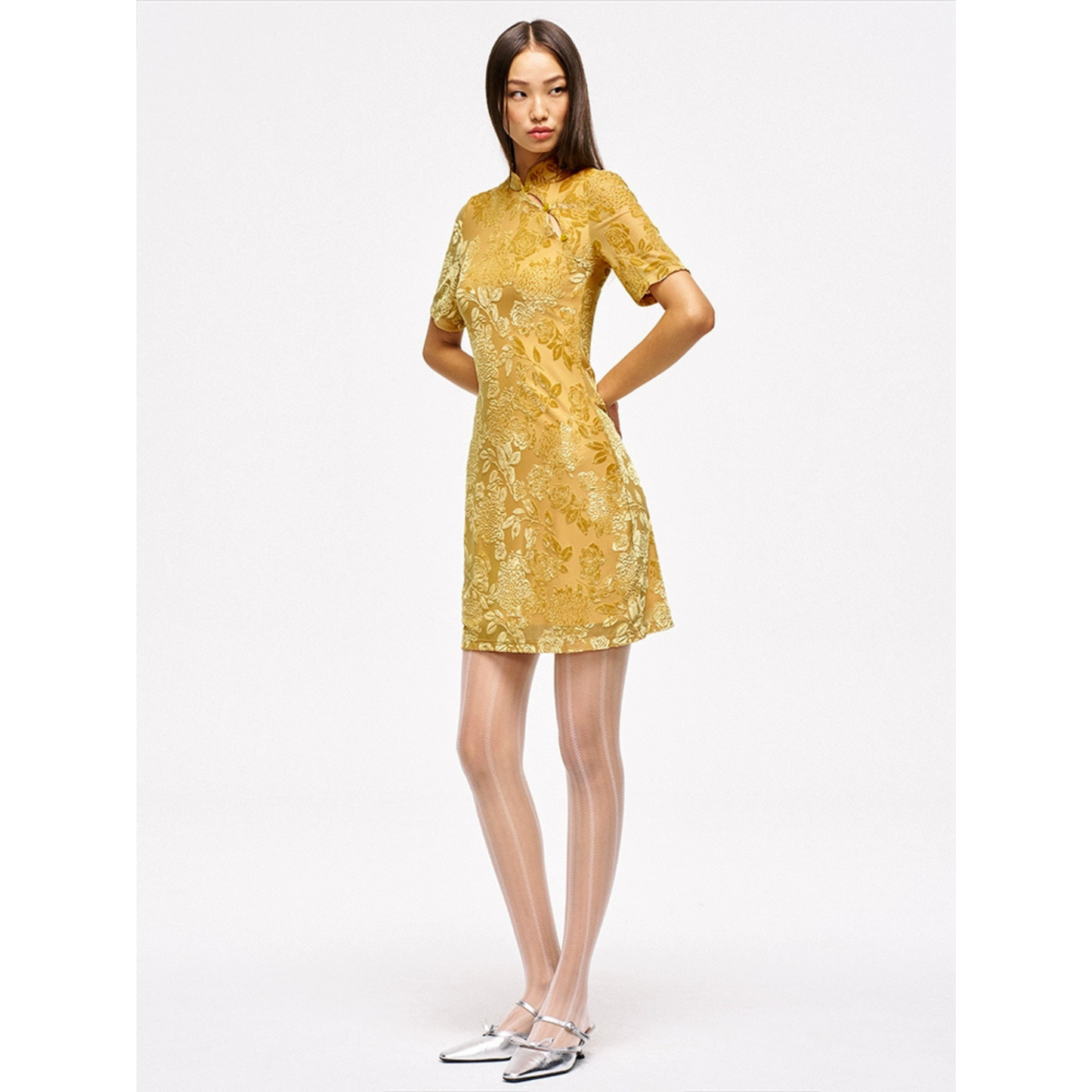 Golden Embroidered Mandarin Collar Modern Qipaon Cheongsam