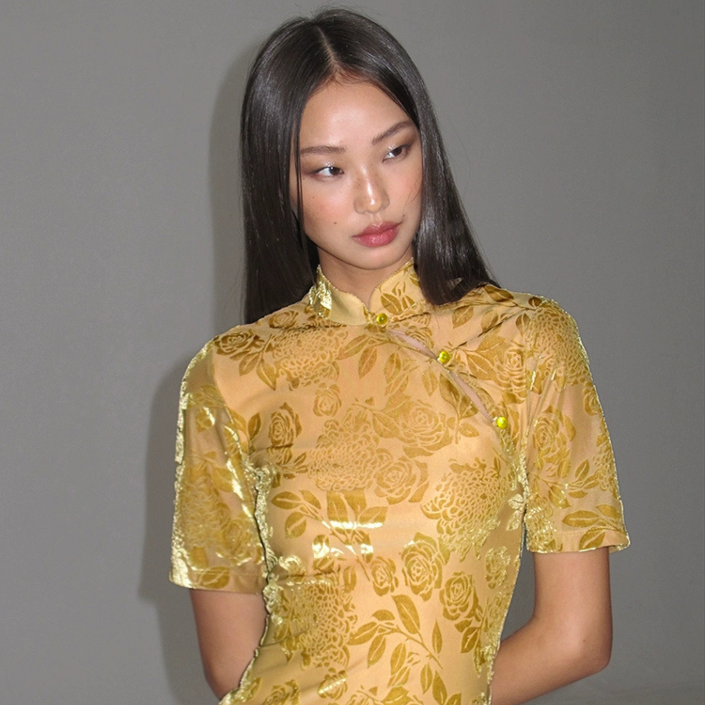 Golden Embroidered Mandarin Collar Modern Qipaon Cheongsam