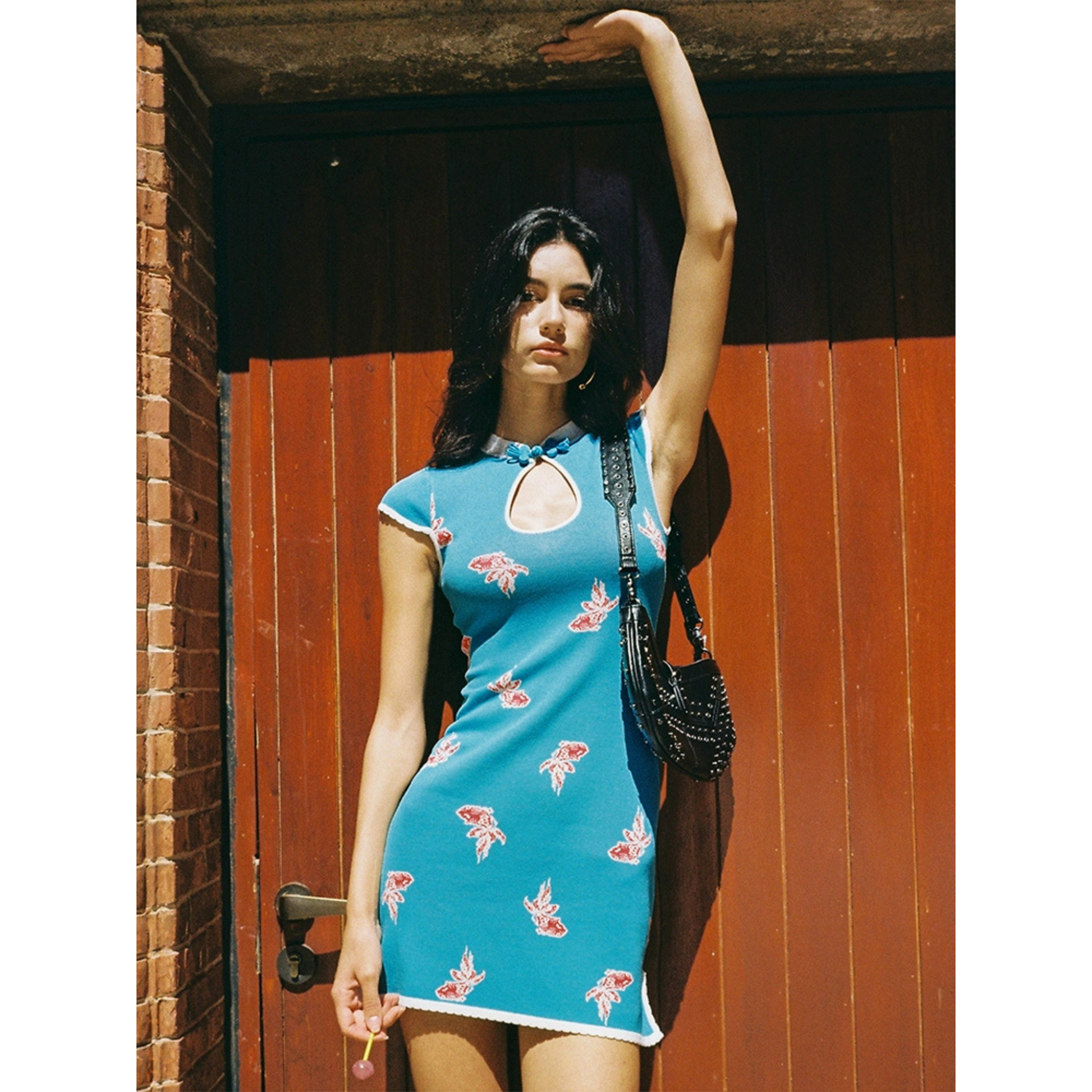 Chun Li Koi Fish Blue Sleeveless Qipao Dynastywears Chun Li Koi Fish Blue Sleeveless Qipao Dynastywears