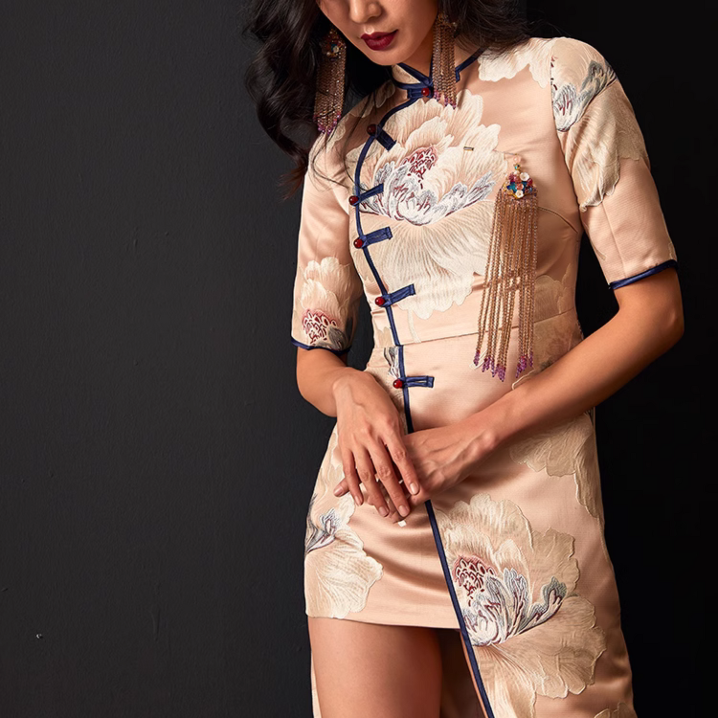 Pinkish Jacquard Brocade Sided Button Qipao / Cheongsam