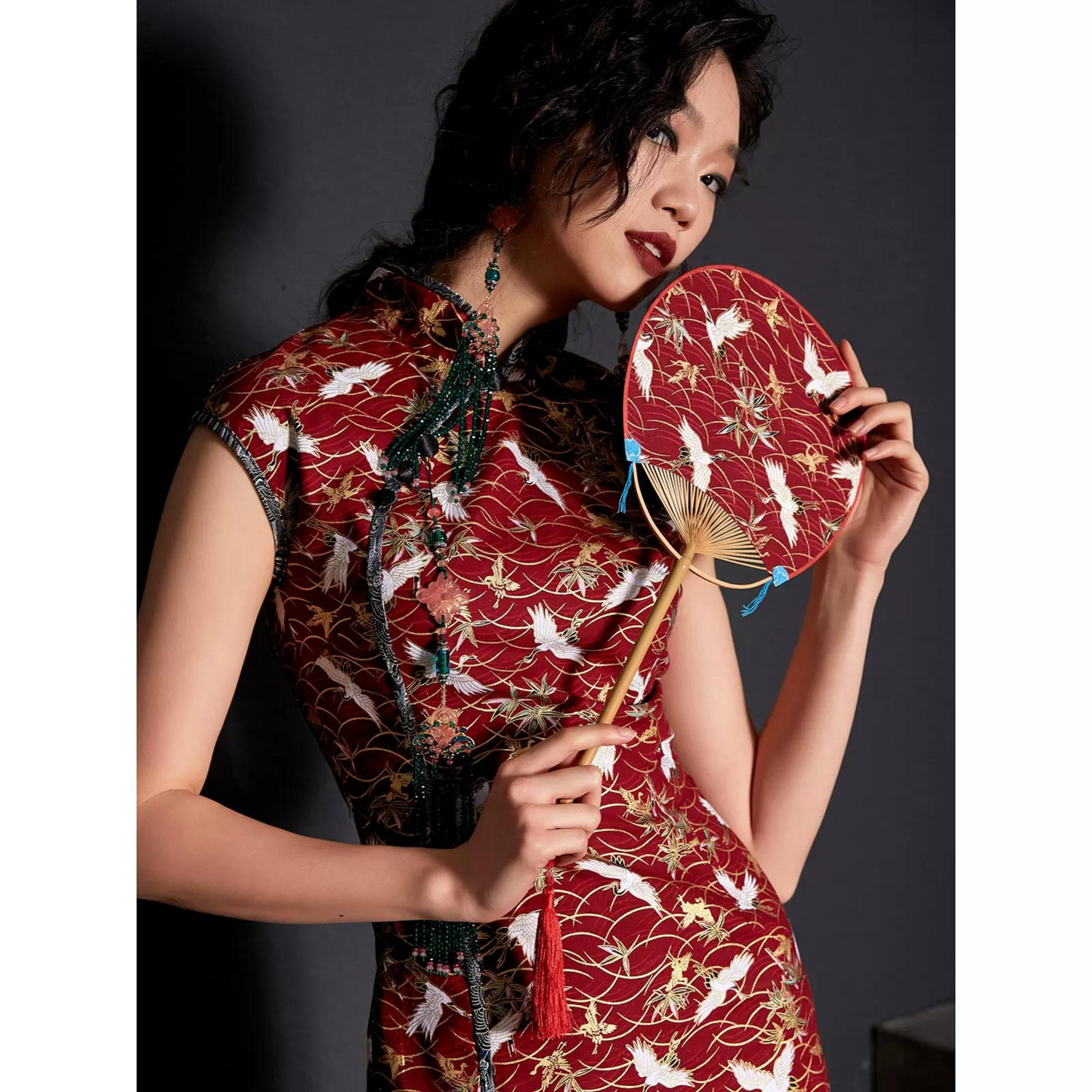 Buttoned Red Sleevless Crane Modern Qipao / Cheongsam