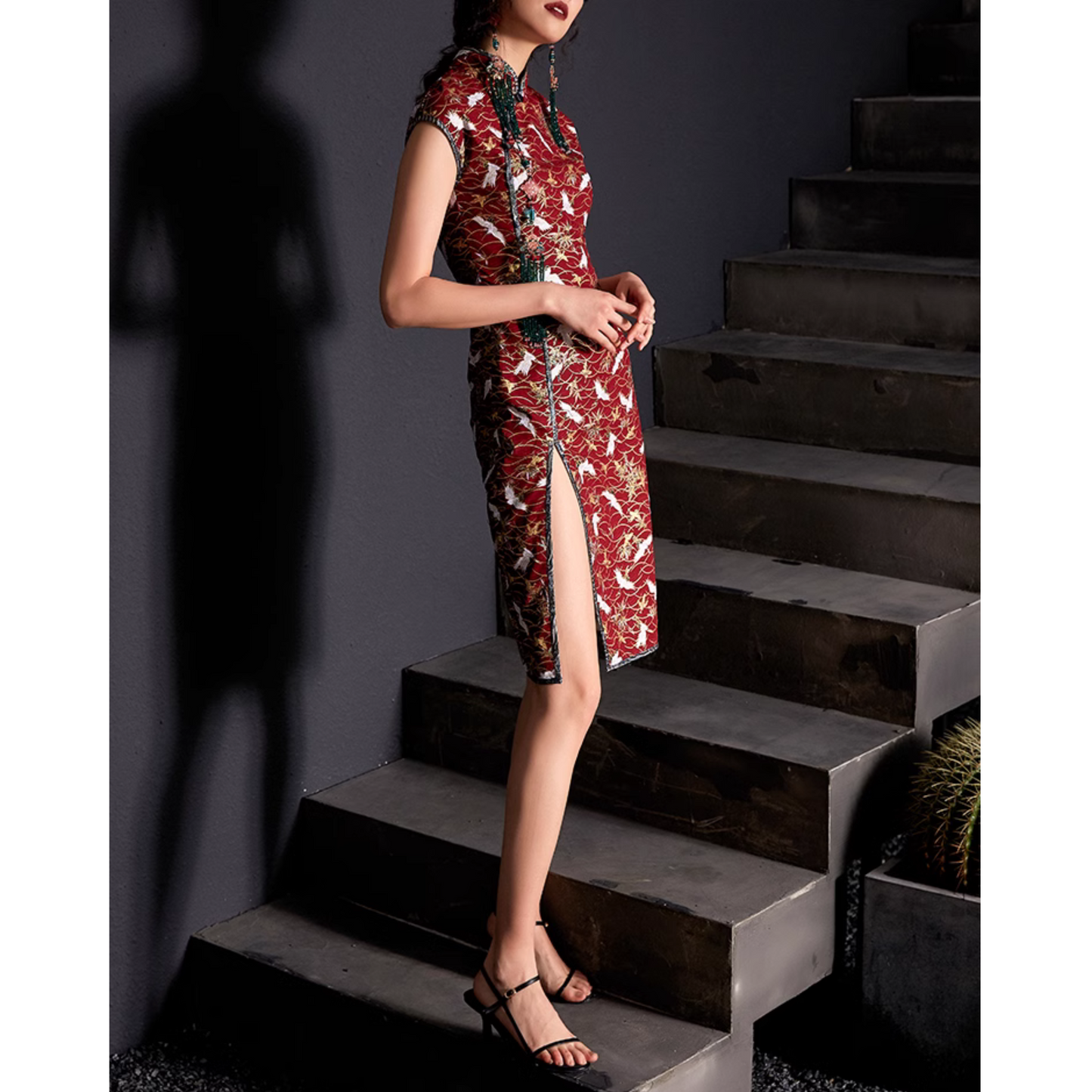 Buttoned Red Sleevless Crane Modern Qipao / Cheongsam