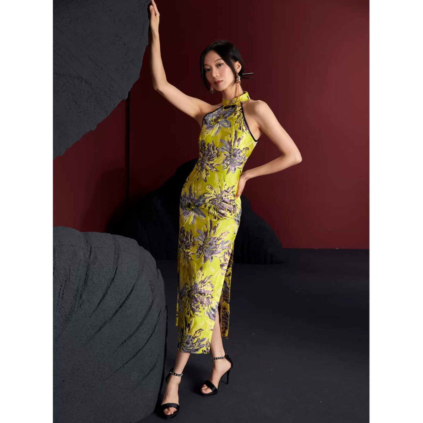 Yellow Floral Sleevless Qipao